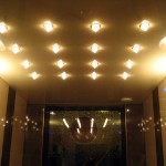 Маскируем большие дыры в штукатурке