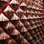 Как украсить стены?